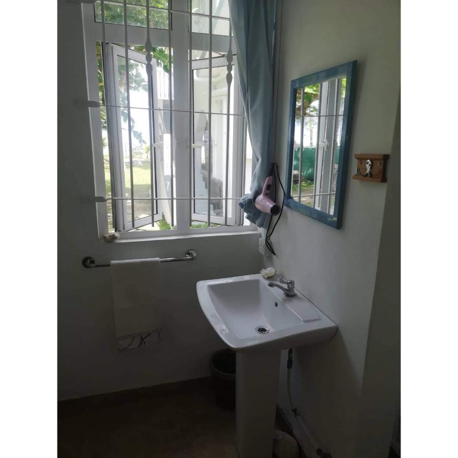 Villa Karel Mauritius Beach House Riambel Esterno foto